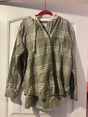 American Eagle Green and Cream Plaid Hooded Button-Down